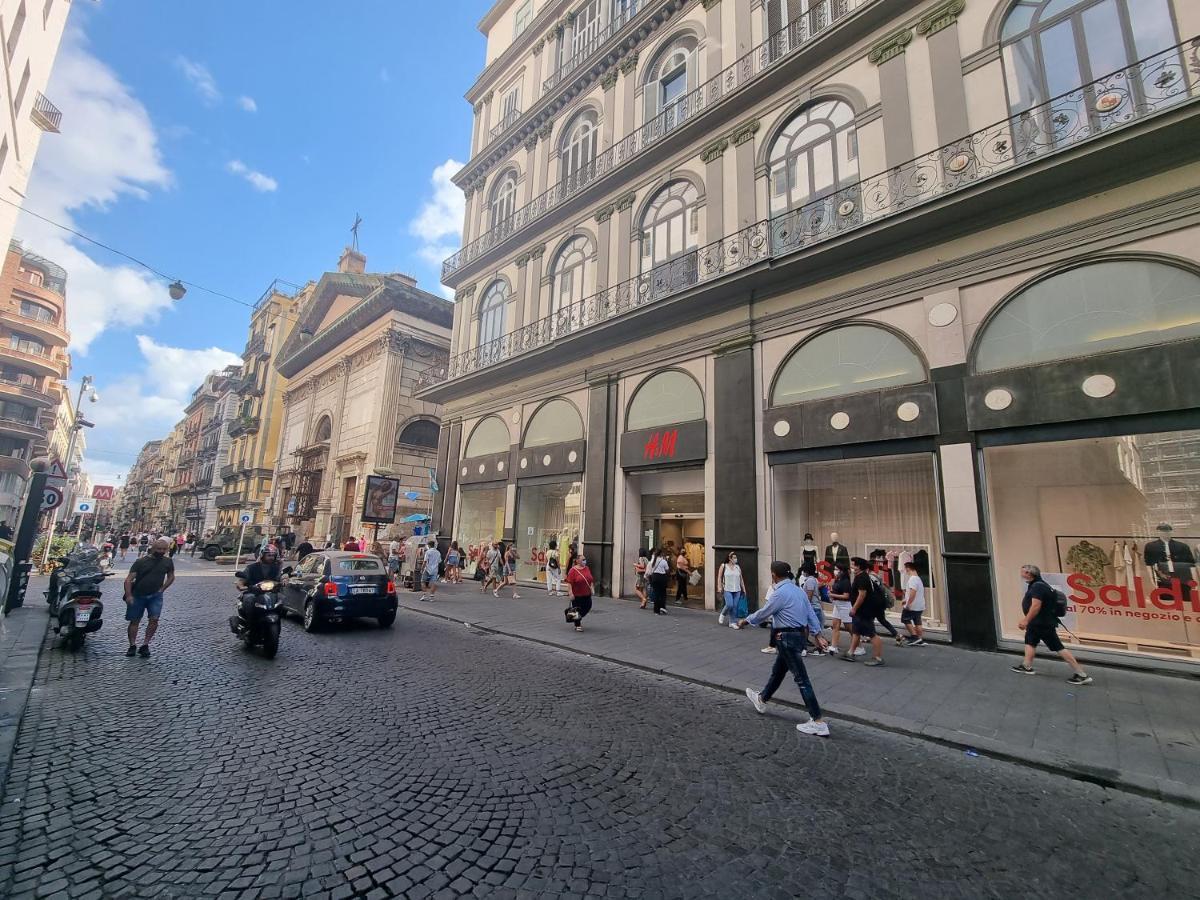 Panto' Apartment 2 Steps To Toledo Street Naples Luaran gambar